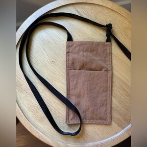 Baggu Phone Sling in Pinto—Like New